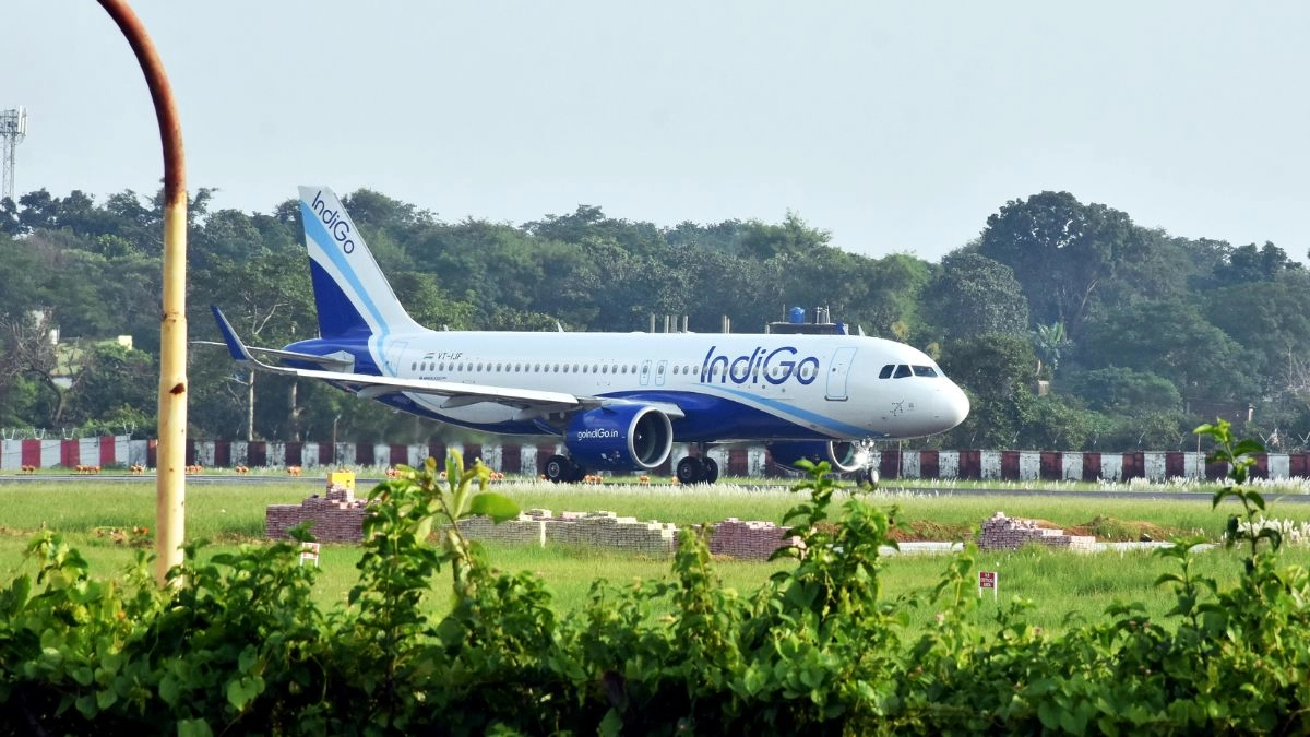 url-bomb-threat-indigo-flight-chennai-mumbai-airport-emergency-latest-updates